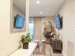 Interior - Beachy-Modern, Pet-Friendly Home in Clearwater, perfect for multi-month getaways (Clearwater)