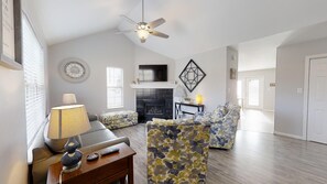 House, Multiple Beds, Patio, City View | Interior