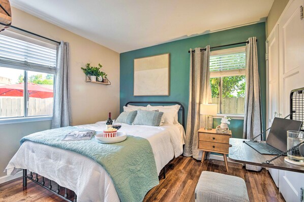 2 chambres, bureau, fer et planche à repasser