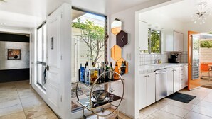 Apartment, Mehrere Betten, Terrasse, Bergblick | Eigene Küche | Wasserkocher mit Kaffee-/Teezubehör, Kühlschrank, Mikrowelle, Ofen