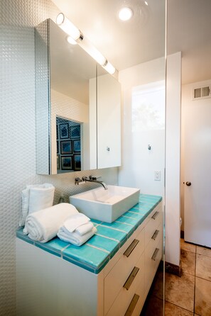 Bathroom - Albert Frey Mid Century Villa (Palm Springs)