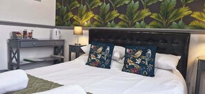 Premium bedding, pillowtop beds, individually decorated - LilyRose Hotel (Whitby)