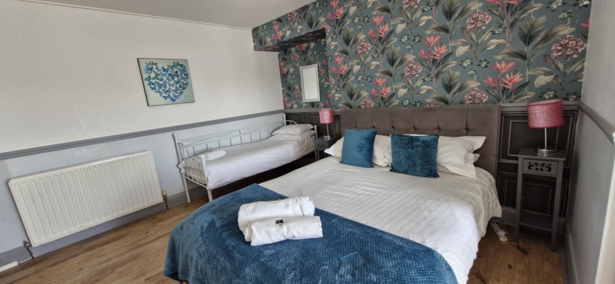 Literie de qualité supérieure, surmatelas, décoration personnalisée