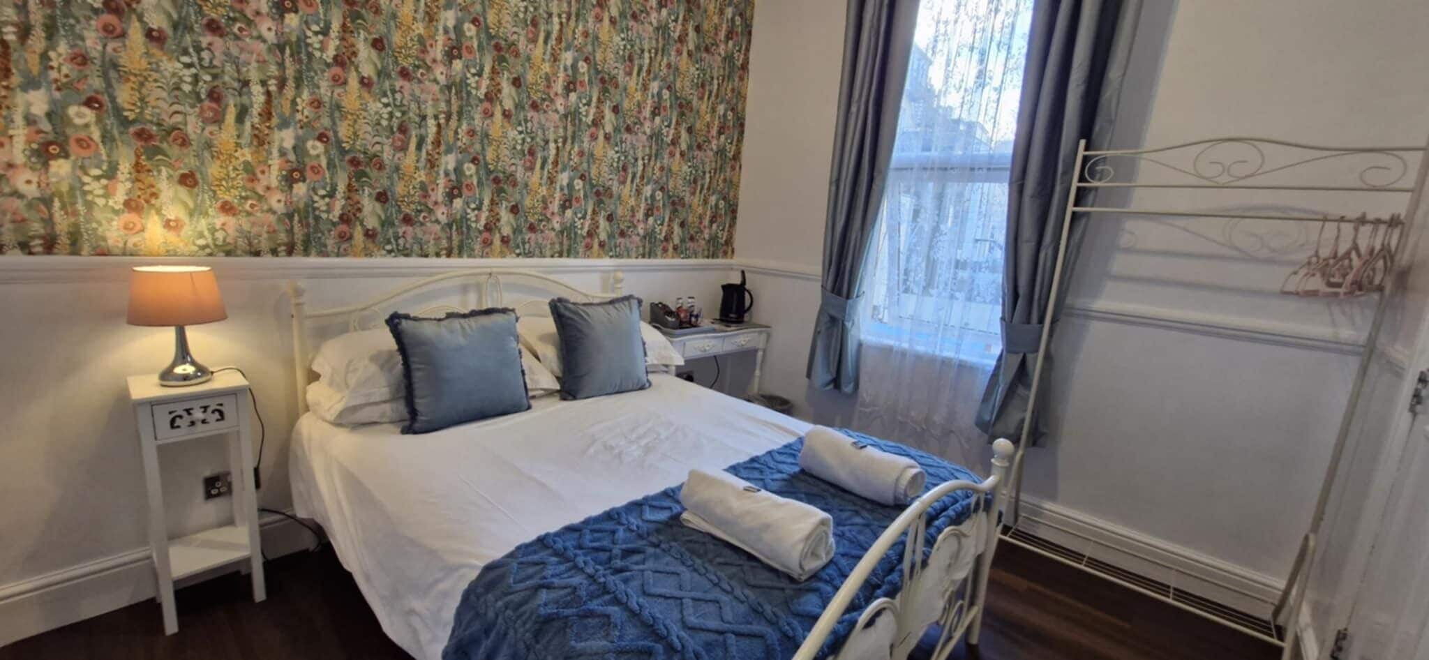 Habitación doble (Room 4) | Ropa de cama de alta calidad y camas con pillow-top 