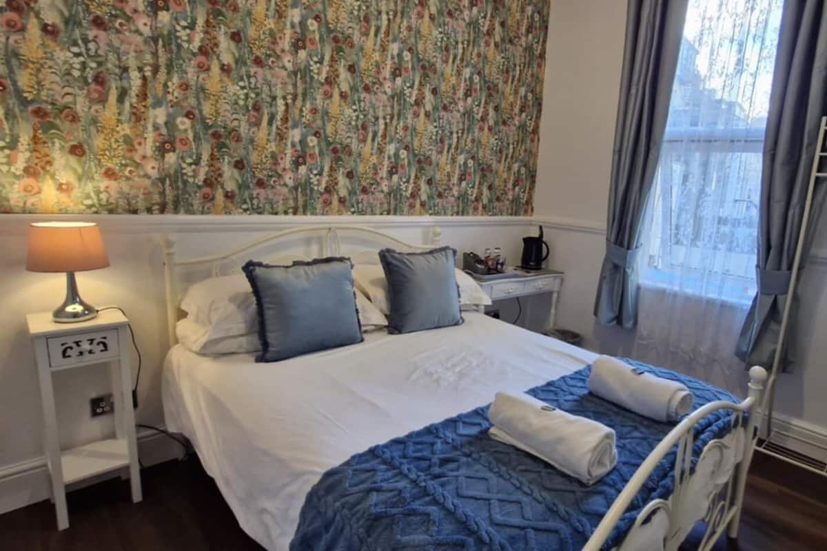 Habitación doble (Room 4) | Ropa de cama de alta calidad y camas con pillow-top