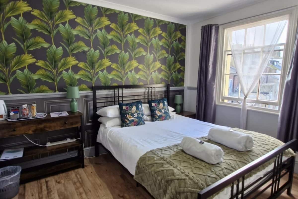 Design Double Room (Room 12)