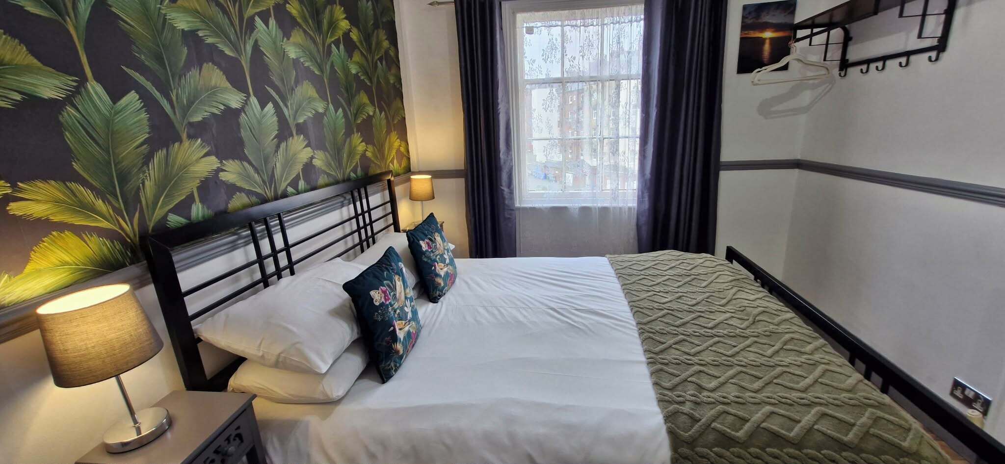 Literie de qualité supérieure, surmatelas, décoration personnalisée