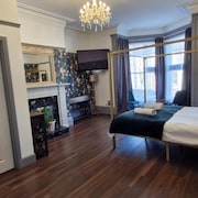LilyRose Hotel