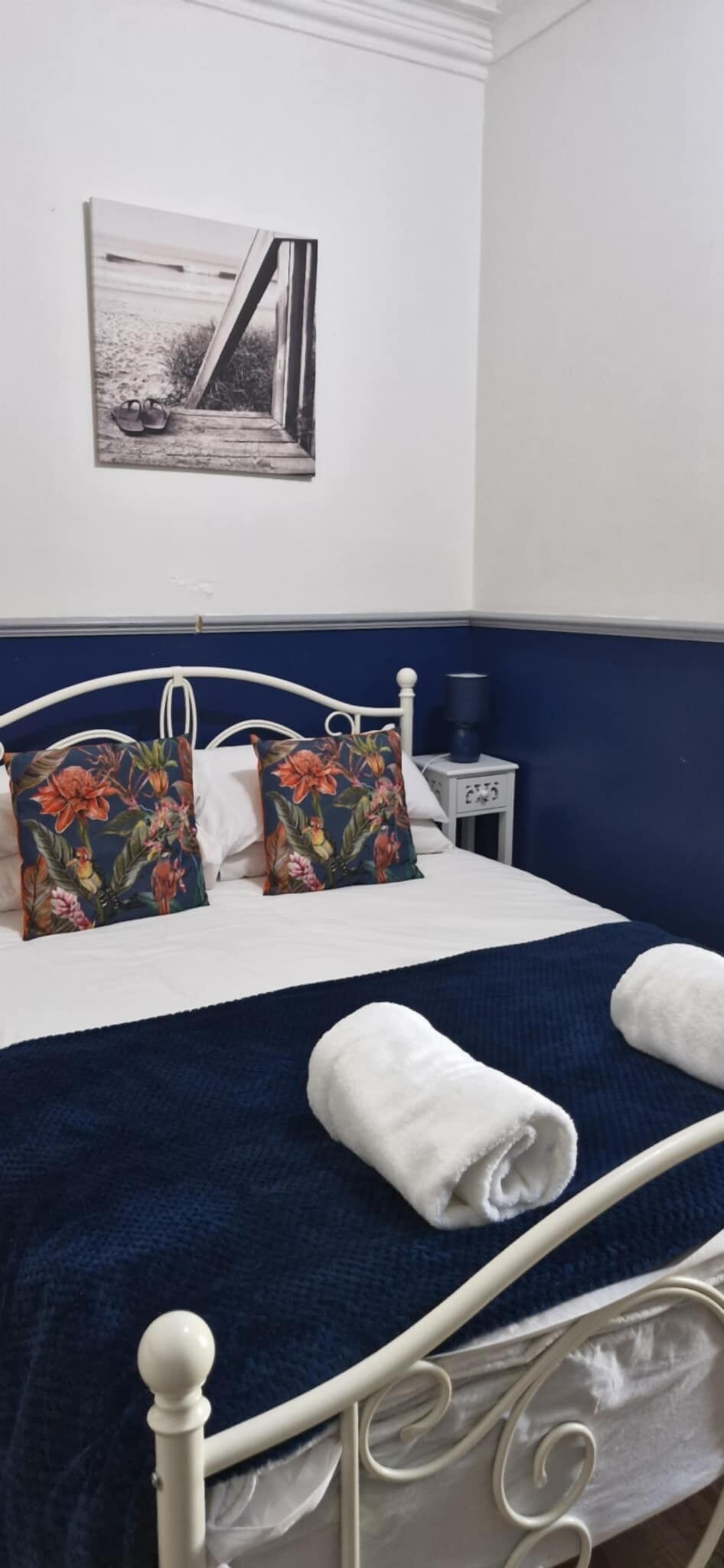 Habitación doble (Room 5) | Ropa de cama de alta calidad y camas con pillow-top 