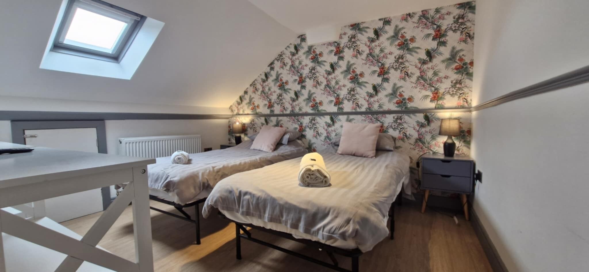 Literie de qualité supérieure, surmatelas, décoration personnalisée