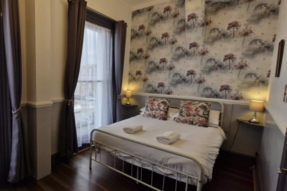 Dobbeltrom (Room 3) | Sengetøy av topp kvalitet og senger med overmadrass