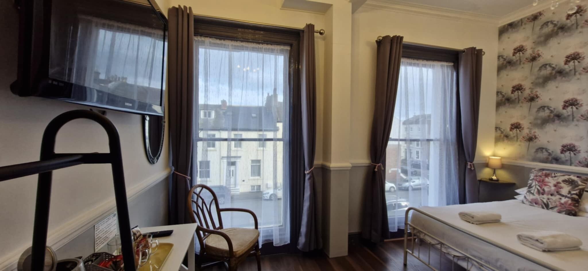 Literie de qualité supérieure, surmatelas, décoration personnalisée