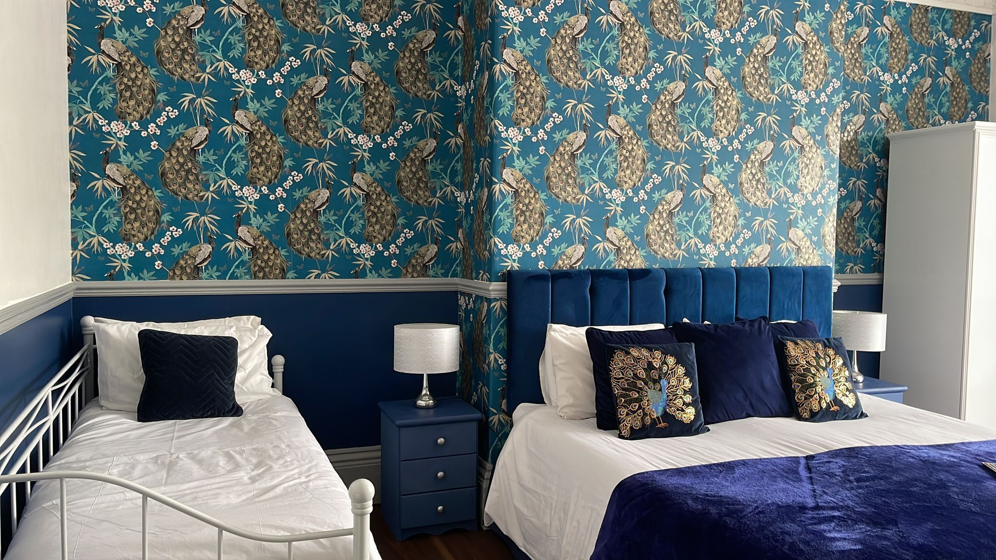 Literie de qualité supérieure, surmatelas, décoration personnalisée
