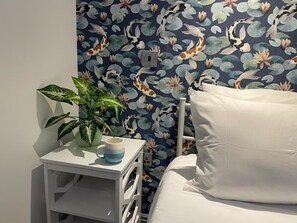 Chambre double (Room 19) | Literie de qualité, lit avec matelas à plateau-coussin, décor unique
