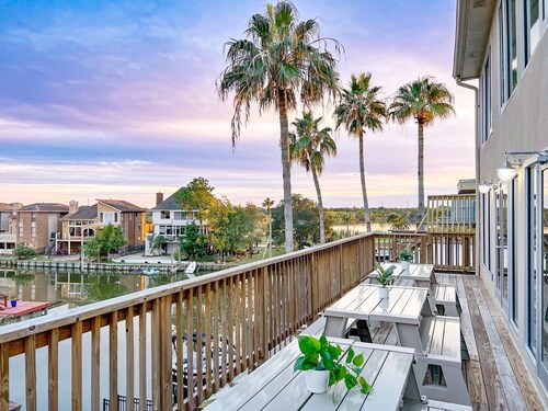 Cozy Waterfront I Fish Game Kayak I King 5BR House NASA