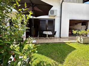 Outdoor dining - Apartments Cocolo - One Bedroom Apartment with Terrace (Porec)