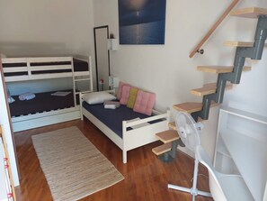 Iron/ironing board, WiFi