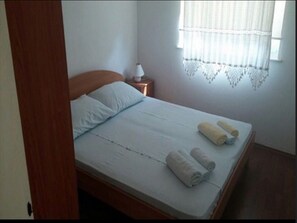 1 bedroom, iron/ironing board, Internet, bed sheets