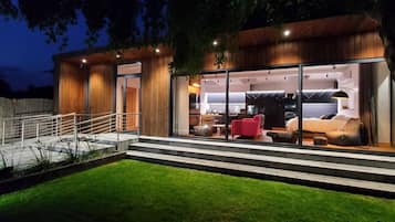 Studio, Multiple Beds | Property grounds