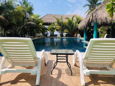 3 outdoor pools, sun loungers