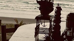 بار على الشاطئ
