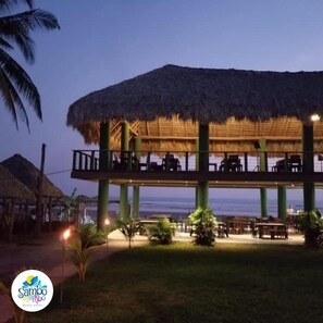 Restaurant - Sambo Mambo Beach Hotel (El Cuco)