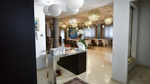 Daily buffet breakfast for a fee - IL CAMBUSIERE nature relais (Ortona)