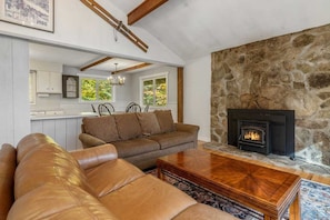 Smart TV - Spacious Stratton Mountain Home - Perfect for families! (Winhall)