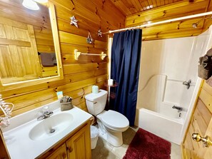 Cabin, Multiple Beds, Hot Tub, Mountain View | Bathroom | Towels