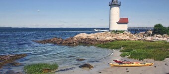 Antique Cottage RARE PRIVATE SAUNA Lighthouse Beach Nearby Trails Firepit