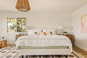 Nhà, nhiều giường, sân hiên, quang cảnh núi (The Lilypad) | 4 phòng ngủ, trang trí khác biệt