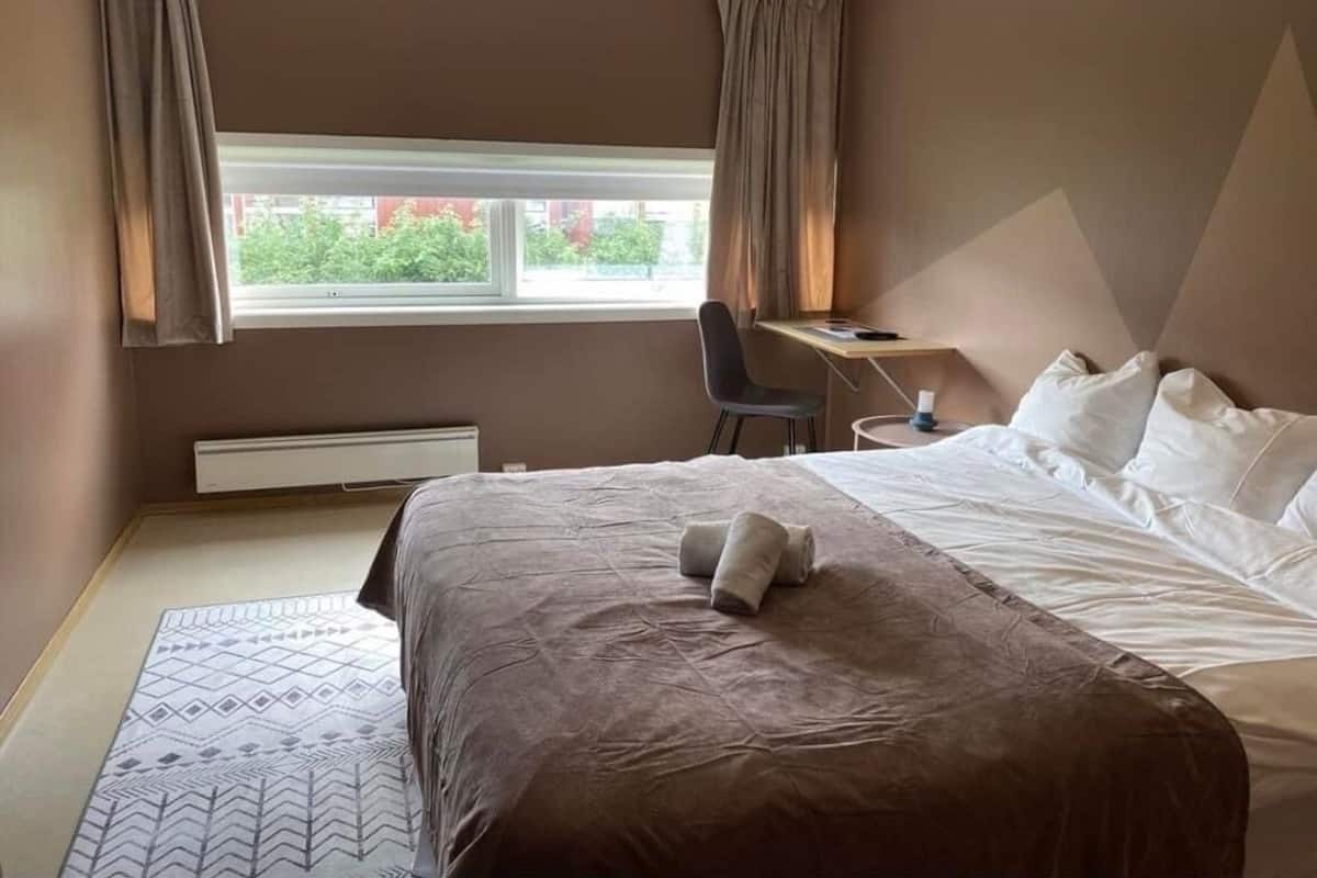 Economy Double Room | WiFi (free), bed sheets