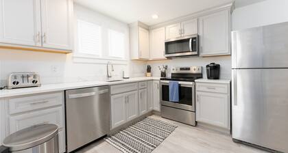 Luxury Corner Condo at Harbourtown on Historic Plymouth Harbour by the Mayflower