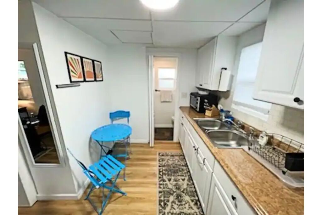 Cute & Cozy 1BR Bungalow in West Denver w/ parking!