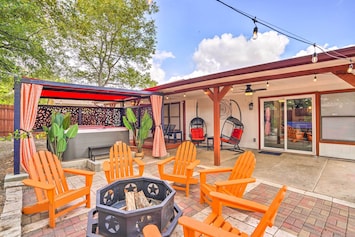 San Antonio Vacation Rental | 4BR | 2BA | 2,313 Sq Ft | Step-Free Access