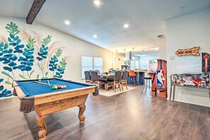 Games room - San Antonio Home w/ Hot Tub & Arcade Games! (San Antonio)