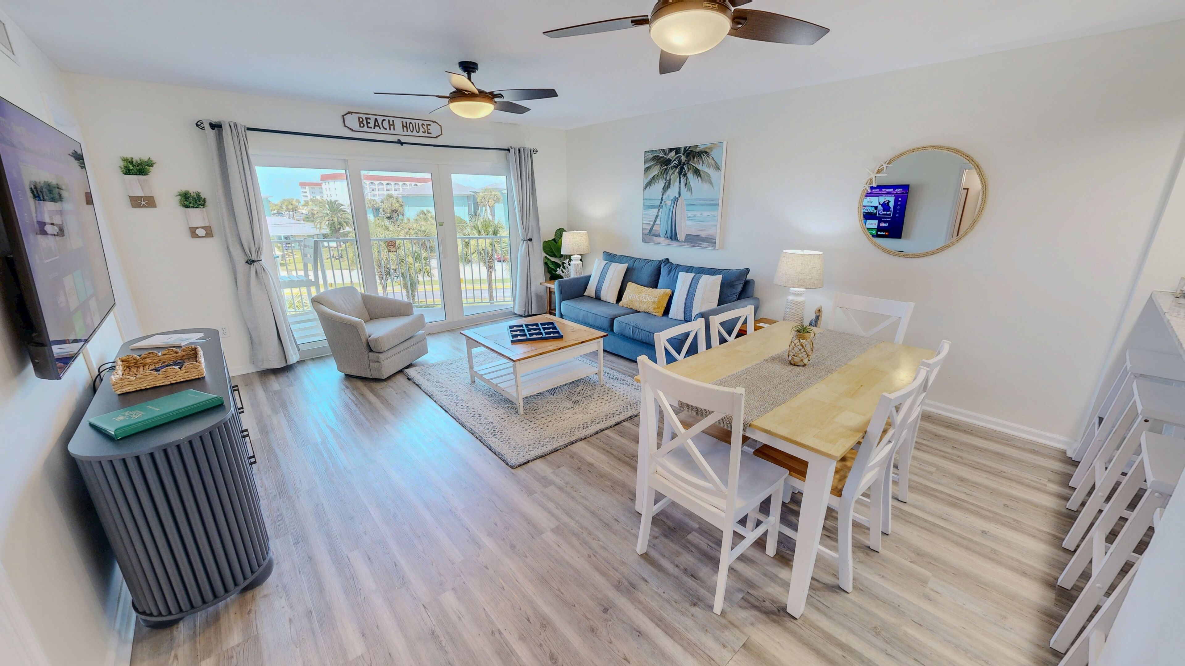 Condo, 2 Bedrooms | Living area