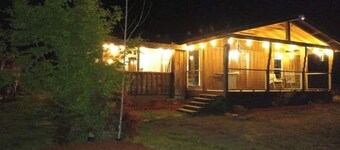 Paradise Mountain Getaway! Hot Tub to Relax after Hiking, Fishing, & Fun Here! 