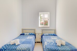 3 soveværelser, pengeskab på værelset, strygejern/strygebræt