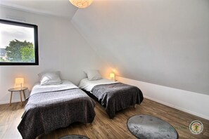 2 bedrooms, iron/ironing board, free WiFi, bed sheets