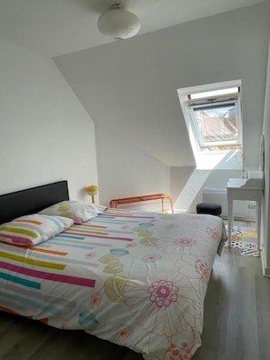 2 多间卧室、熨斗/熨衣板、免费 WiFi