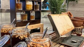 Daily buffet breakfast (AED 75 per person)