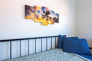 2 bedrooms, iron/ironing board, travel cot, free WiFi