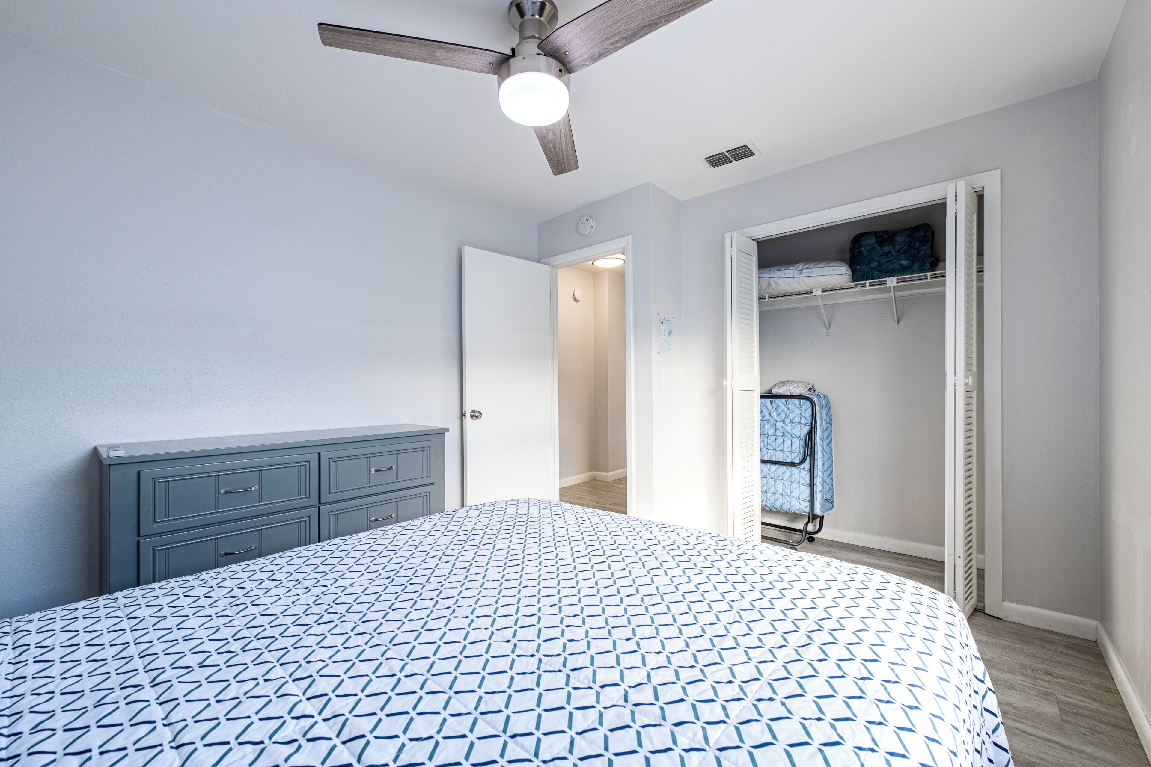 2 bedrooms, iron/ironing board, travel crib, free WiFi