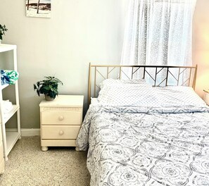1 bedroom, iron/ironing board, travel cot, free WiFi