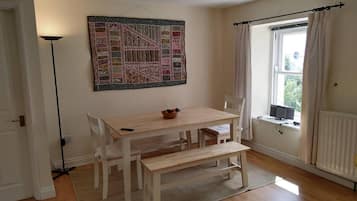 Apartment | Dining
