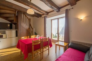 TV, DVD player - Les Vanneaux - ERDEVEN (ERDEVEN)