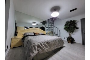 1 quarto, escrivaninha, Wi-Fi de cortesia, roupa de cama