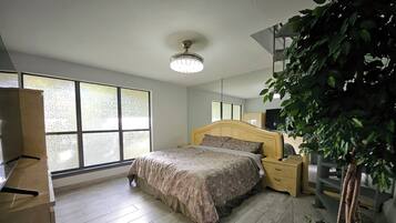 1 bedroom, desk, free WiFi, bed sheets