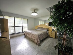 1 bedroom, desk, free WiFi, bed sheets